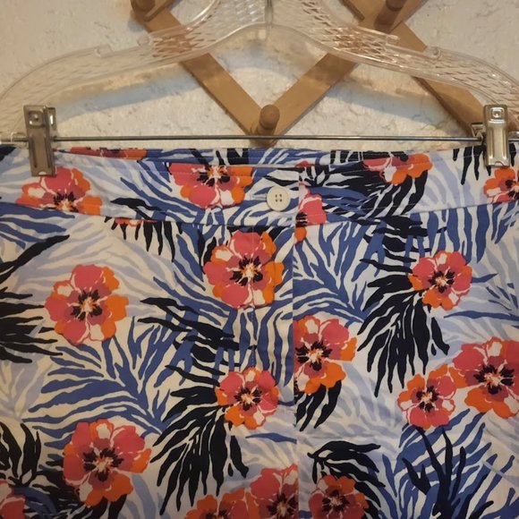 Talbots Floral Print Cropped Cotton Stretch Pants Sz 12 - Picture 3 of 5